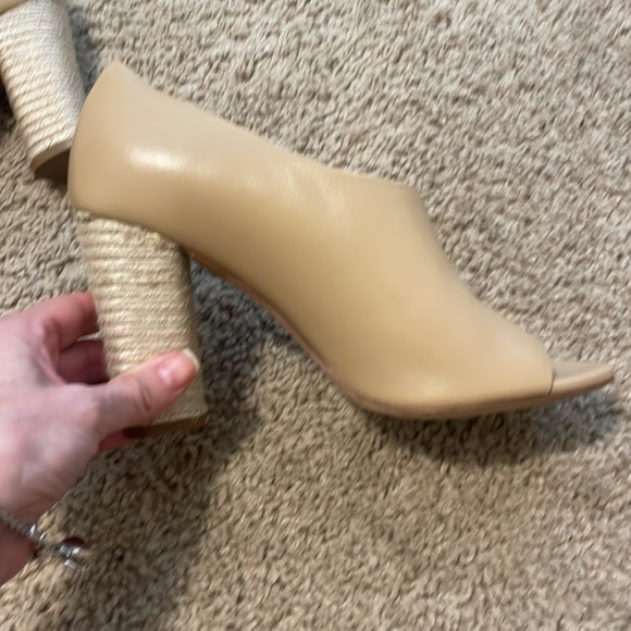 VINCE NUDE OPEN TOE WRAPPED HEEL WORN 1x Shoe in EUC US 7.5 - Picture 8 of 10